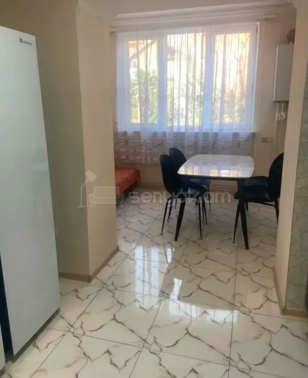 3 Սենյականոց Բնակարան Քարե Շենքում, 80քմ, 2/5 հարկ, Կապիտալ Վերանորոգված, Կահավորված