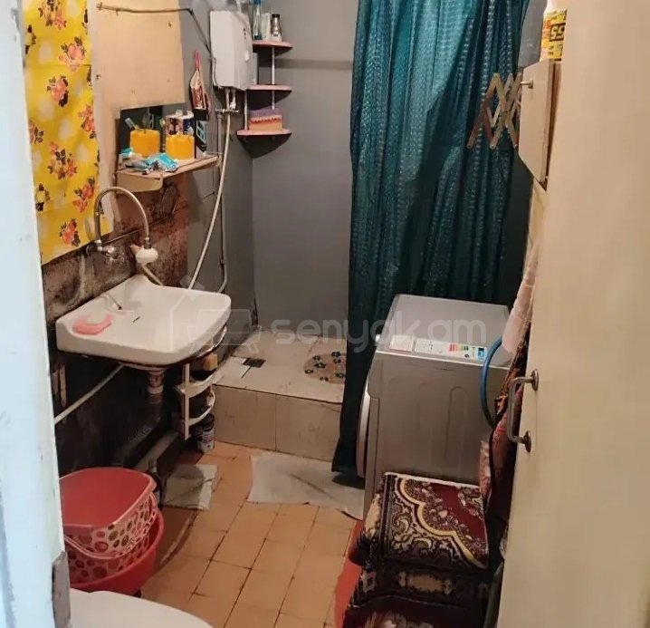 2 Սենյականոց Բնակարան Քարե Շենքում, 27քմ, 2/4 հարկ, Պետական Վիճակում