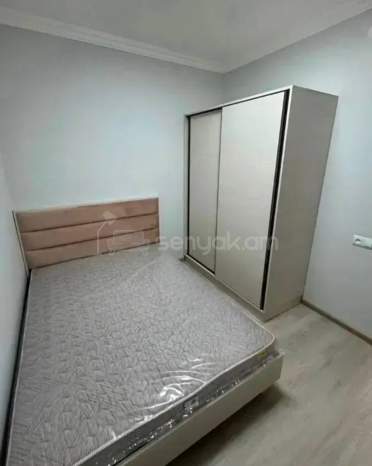 2 Սենյականոց Բնակարան Քարե Շենքում, 45քմ, 5/5 հարկ, Կապիտալ Վերանորոգված, Կահավորված