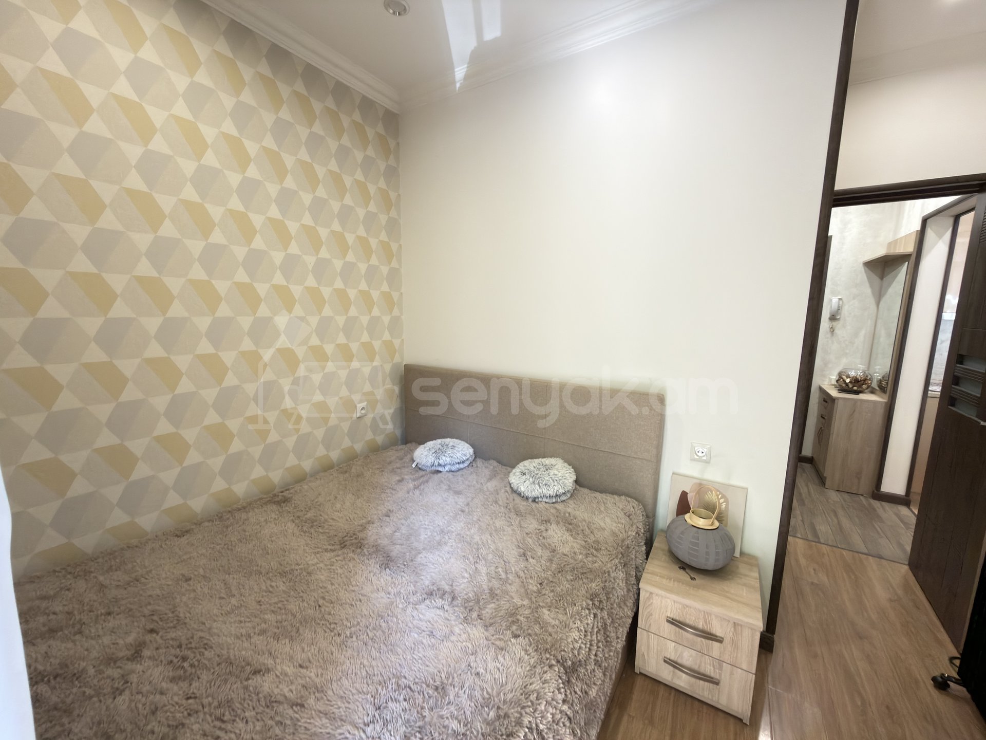 2 Սենյականոց Բնակարան Քարե Շենքում, 42քմ, 2/5 հարկ, Կապիտալ Վերանորոգված, Կահավորված, Արևկող