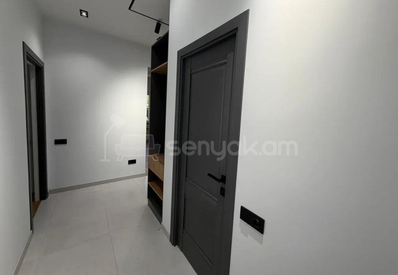 2 Սենյականոց Բնակարան Քարե Շենքում, 38քմ, 2/4 հարկ, Կապիտալ Վերանորոգված