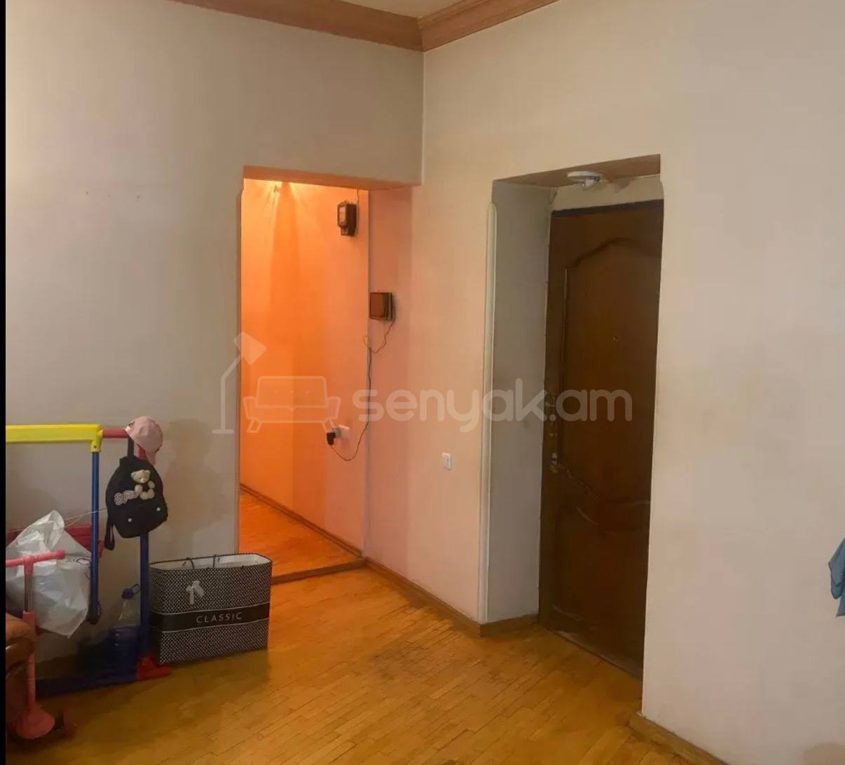 3 Սենյականոց Բնակարան Քարե Շենքում, 100քմ, 3/4 հարկ, Կապիտալ Վերանորոգված, Կահավորված