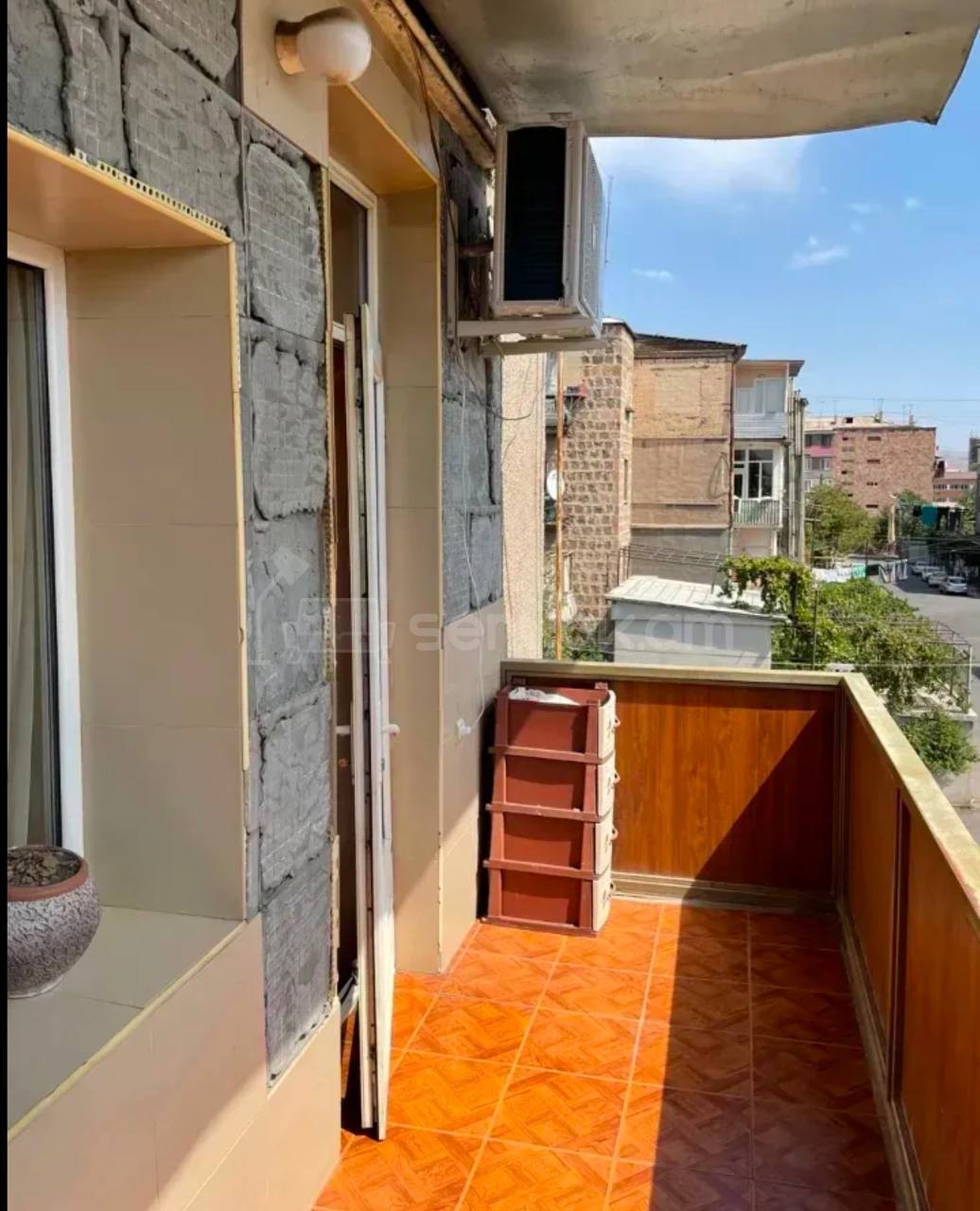 3 Սենյականոց Բնակարան Քարե Շենքում, 100քմ, 3/4 հարկ, Կապիտալ Վերանորոգված, Կահավորված