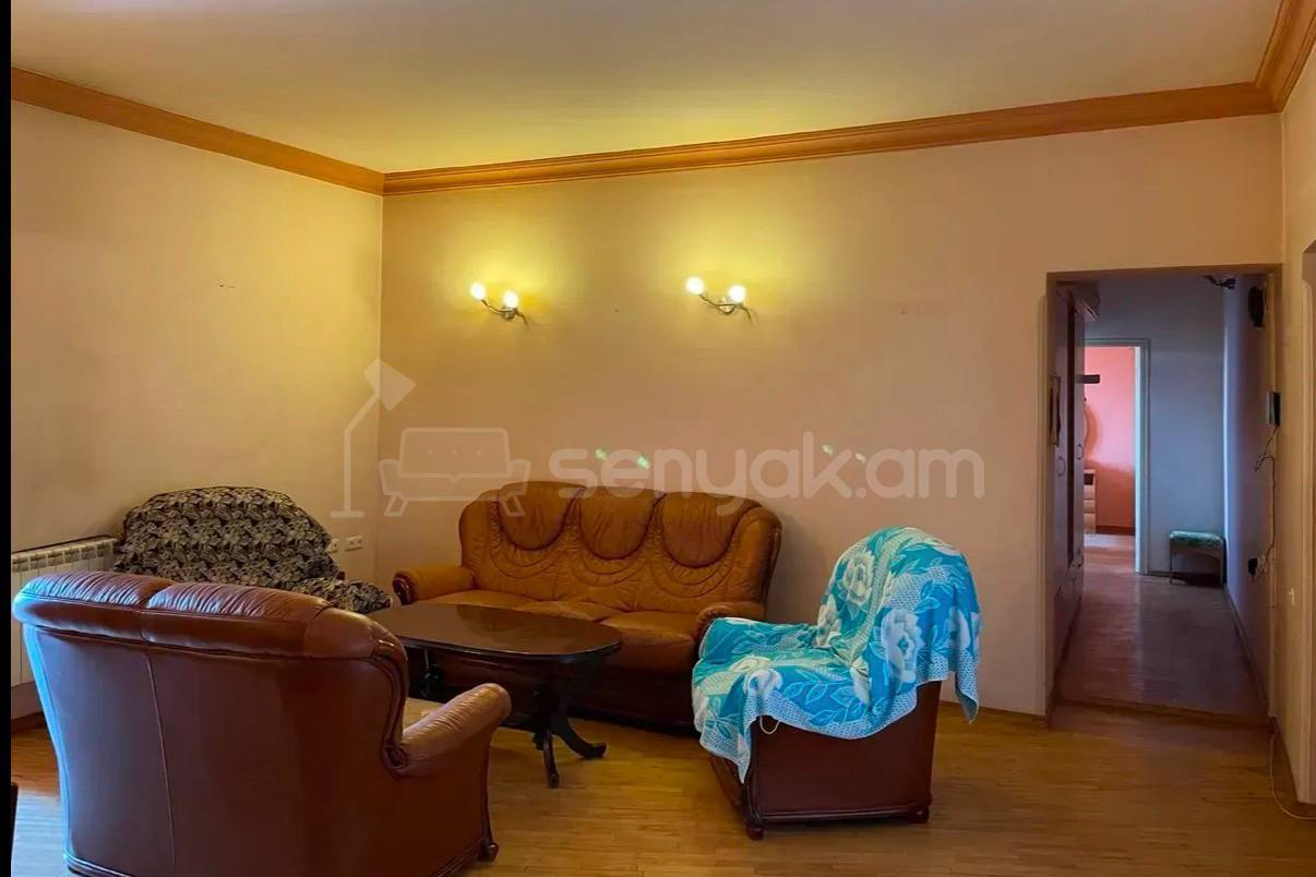 3 Սենյականոց Բնակարան Քարե Շենքում, 100քմ, 3/4 հարկ, Կապիտալ Վերանորոգված, Կահավորված