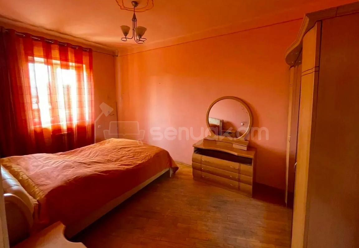 3 Սենյականոց Բնակարան Քարե Շենքում, 100քմ, 3/4 հարկ, Կապիտալ Վերանորոգված, Կահավորված