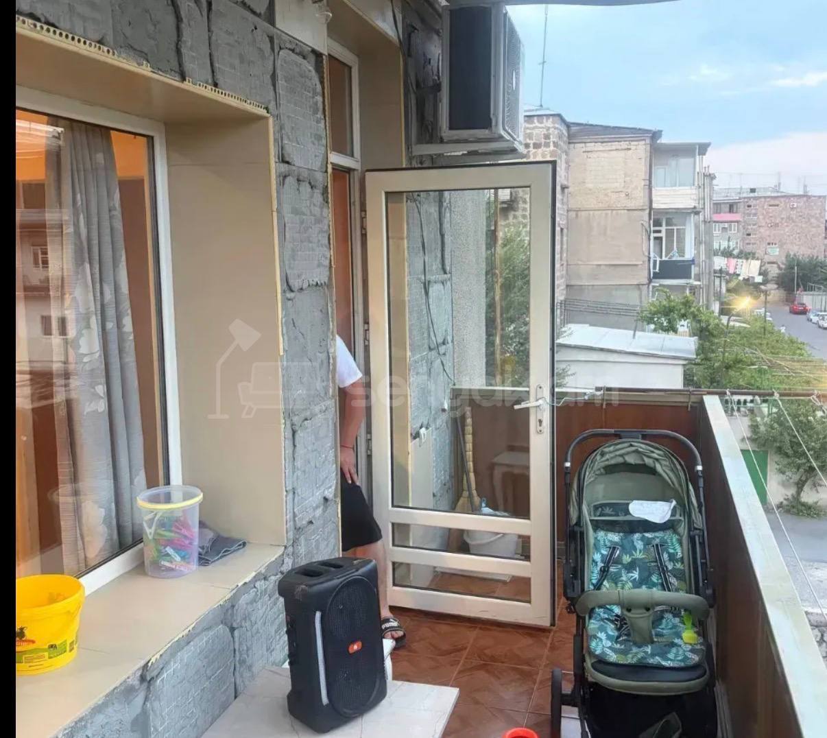 3 Սենյականոց Բնակարան Քարե Շենքում, 100քմ, 3/4 հարկ, Կապիտալ Վերանորոգված, Կահավորված, Արևկող