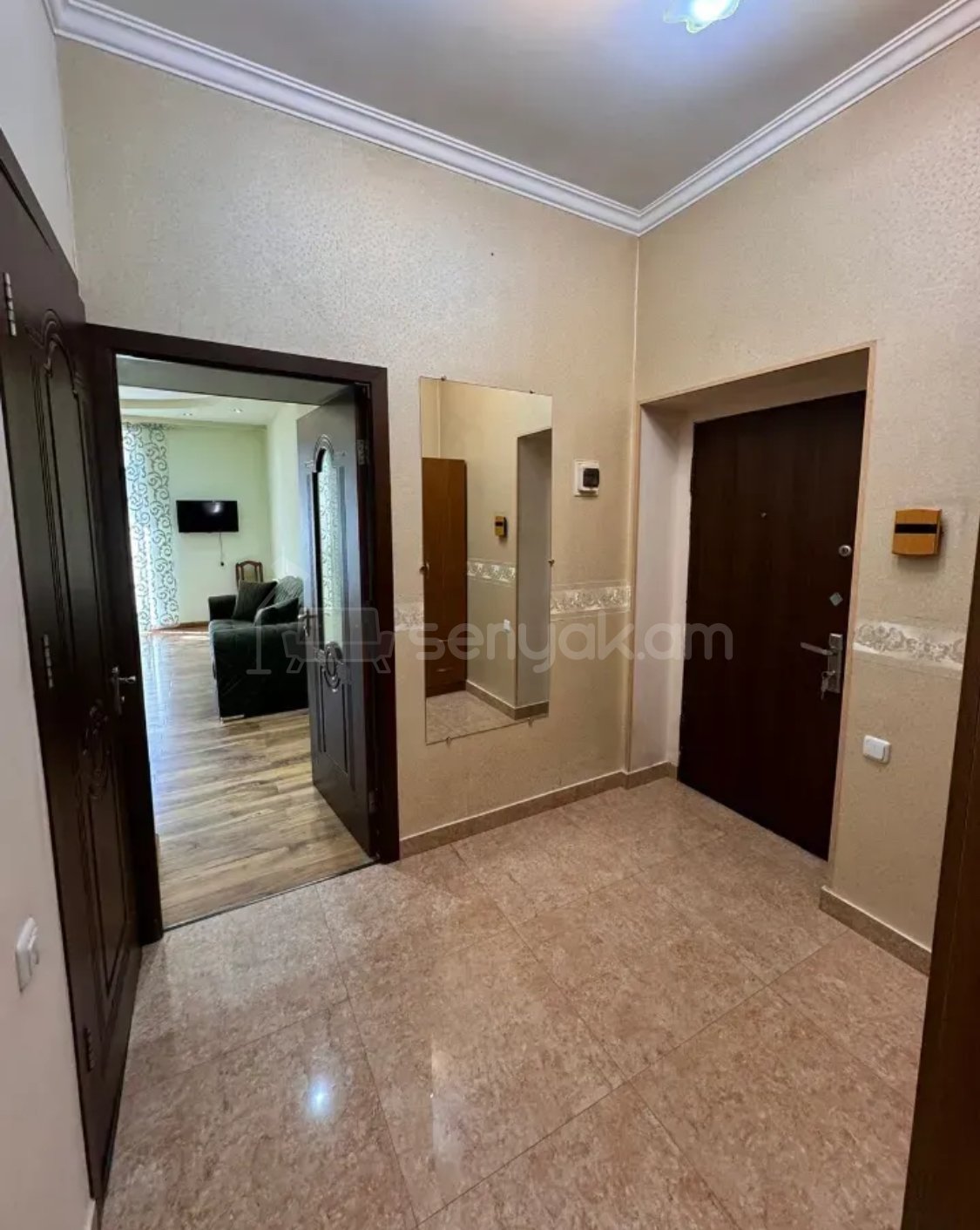 3 Սենյականոց Բնակարան Քարե Շենքում, 61քմ, 3/5 հարկ, Կապիտալ Վերանորոգված, Կահավորված