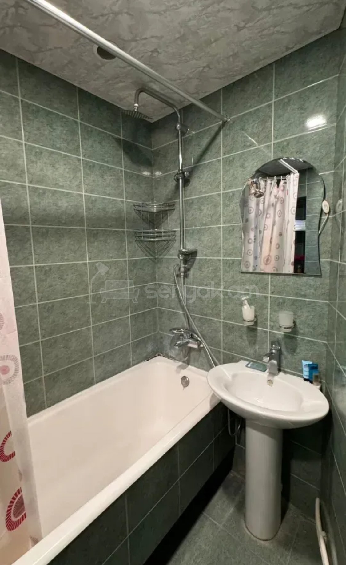 3 Սենյականոց Բնակարան Քարե Շենքում, 61քմ, 3/5 հարկ, Կապիտալ Վերանորոգված, Կահավորված