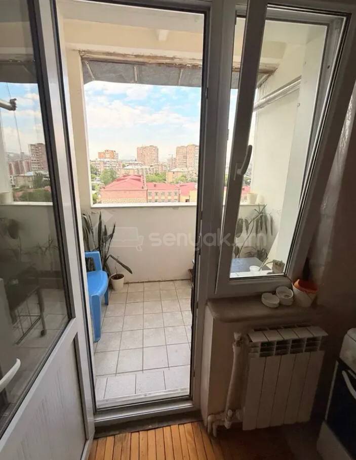 3 Սենյականոց Բնակարան, 81քմ, 8/9 հարկ, Կոսմետիկ Վերանորոգված, Կահավորված