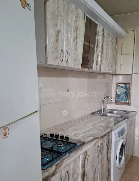 3 Սենյականոց Բնակարան, 79քմ, 3/9 հարկ, Նորմալ Վիճակում