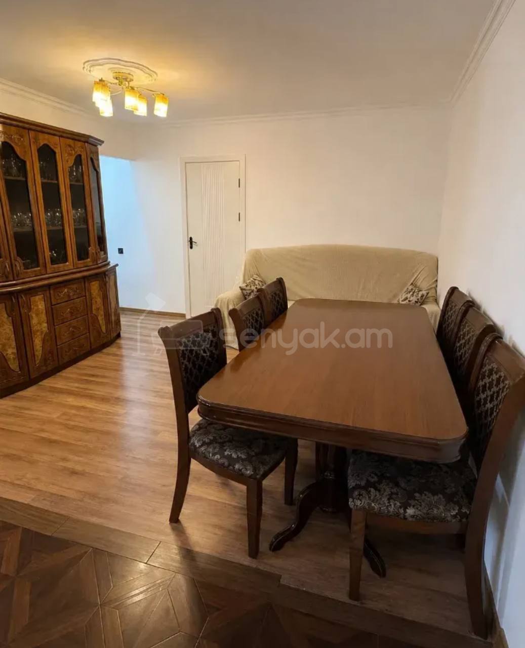 2 Սենյականոց Բնակարան Քարե Շենքում, 57քմ, 4/4 հարկ, Նորմալ Վիճակում