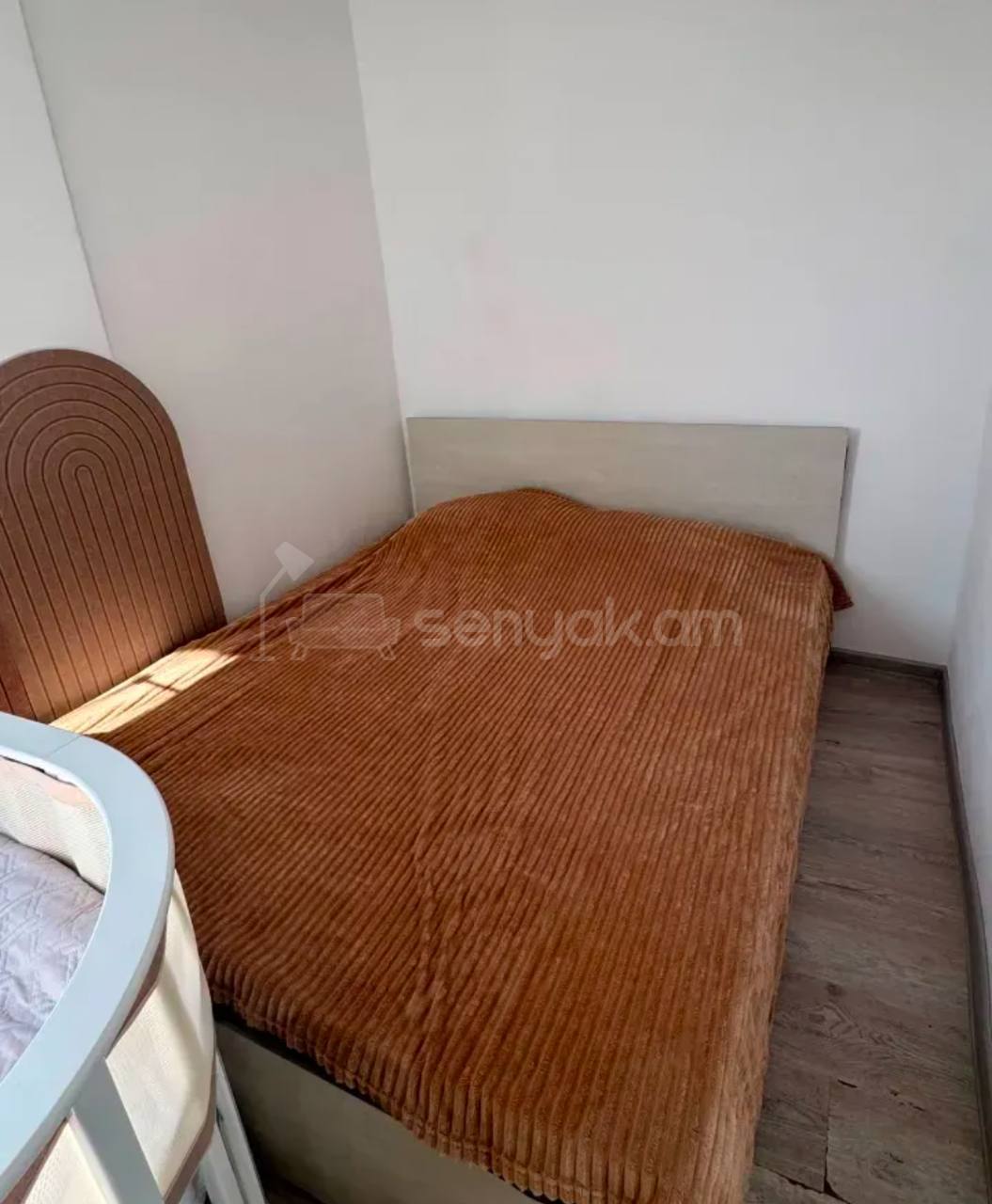2 Սենյականոց Բնակարան Քարե Շենքում, 57քմ, 4/4 հարկ, Նորմալ Վիճակում