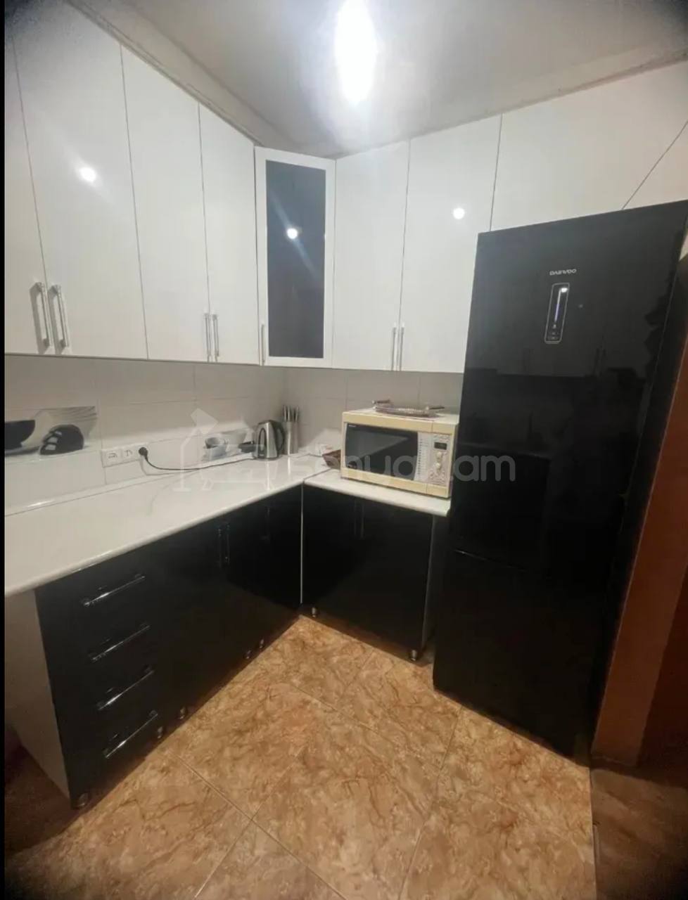 3 Սենյականոց Բնակարան Քարե Շենքում, 100քմ, 1/4 հարկ, Կապիտալ Վերանորոգված, Կահավորված, Արևկող