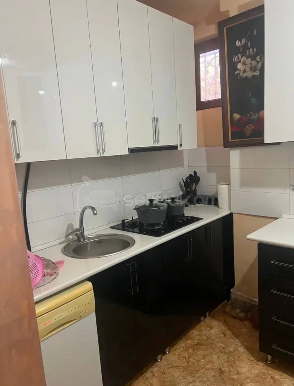 3 Սենյականոց Բնակարան Քարե Շենքում, 100քմ, 1/4 հարկ, Կապիտալ Վերանորոգված, Կահավորված, Արևկող