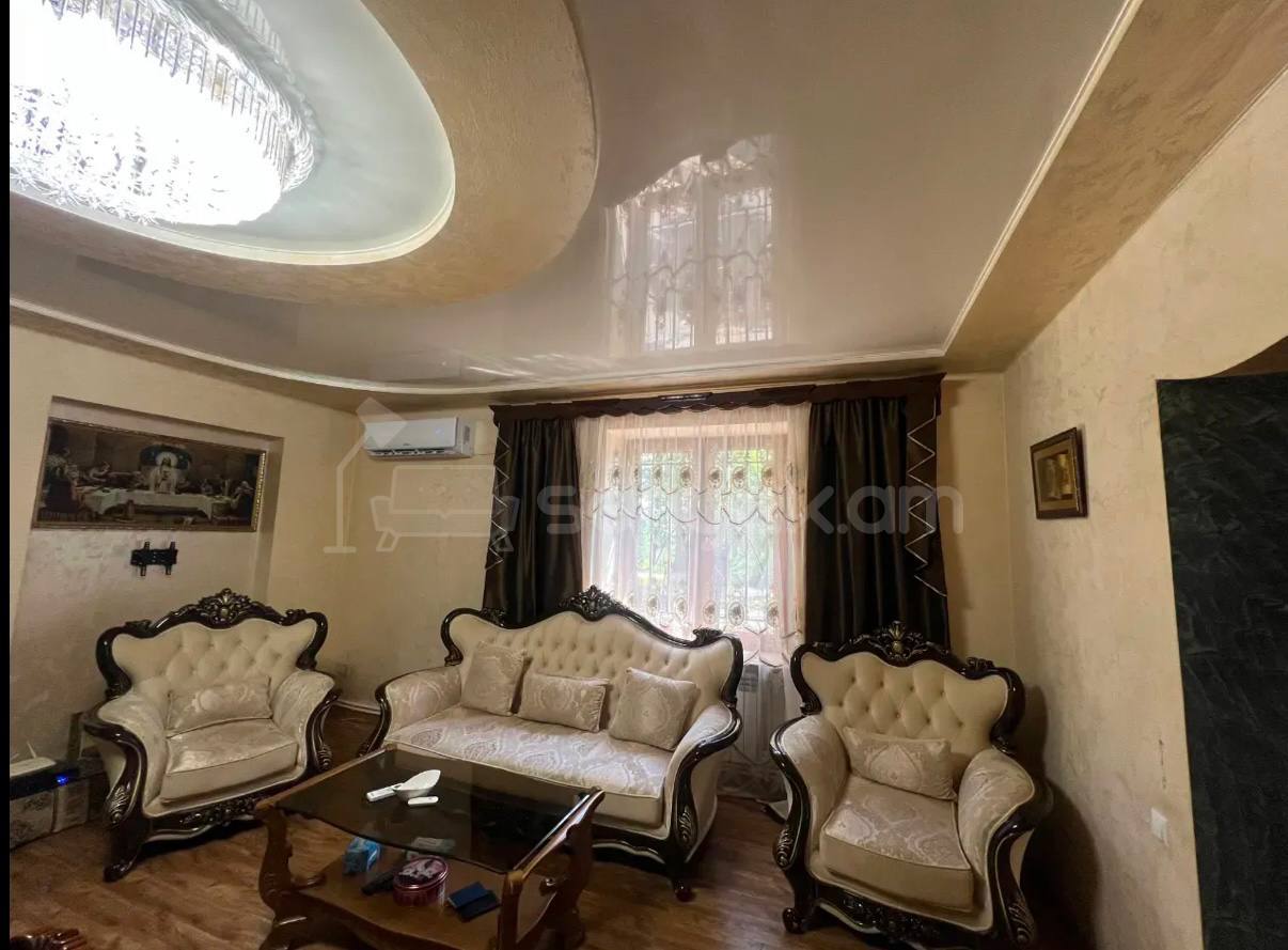 3 Սենյականոց Բնակարան Քարե Շենքում, 100քմ, 1/4 հարկ, Կապիտալ Վերանորոգված, Կահավորված, Արևկող