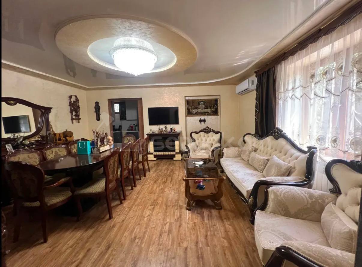 3 Սենյականոց Բնակարան Քարե Շենքում, 100քմ, 1/4 հարկ, Կապիտալ Վերանորոգված, Կահավորված, Արևկող