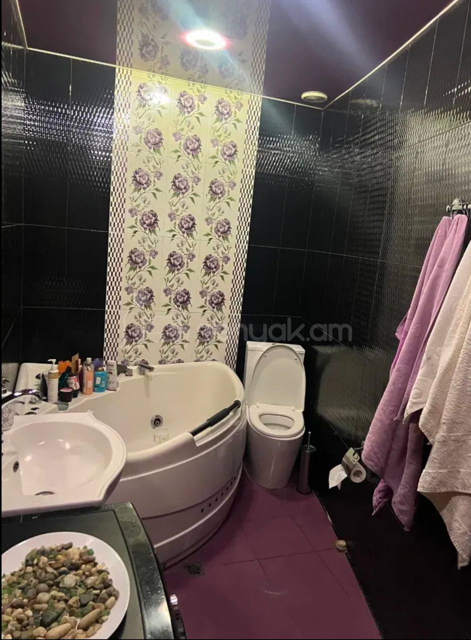 3 Սենյականոց Բնակարան Քարե Շենքում, 100քմ, 1/4 հարկ, Կապիտալ Վերանորոգված, Կահավորված, Արևկող
