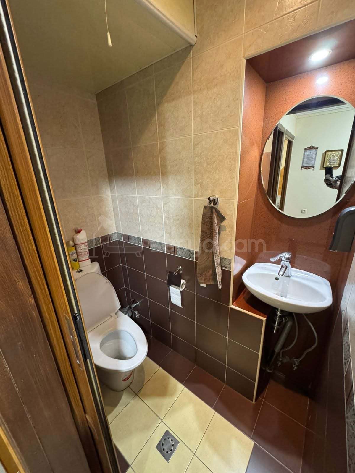 4 Սենյականոց Բնակարան Քարե Շենքում, 117քմ, 2/5 հարկ, Կապիտալ Վերանորոգված