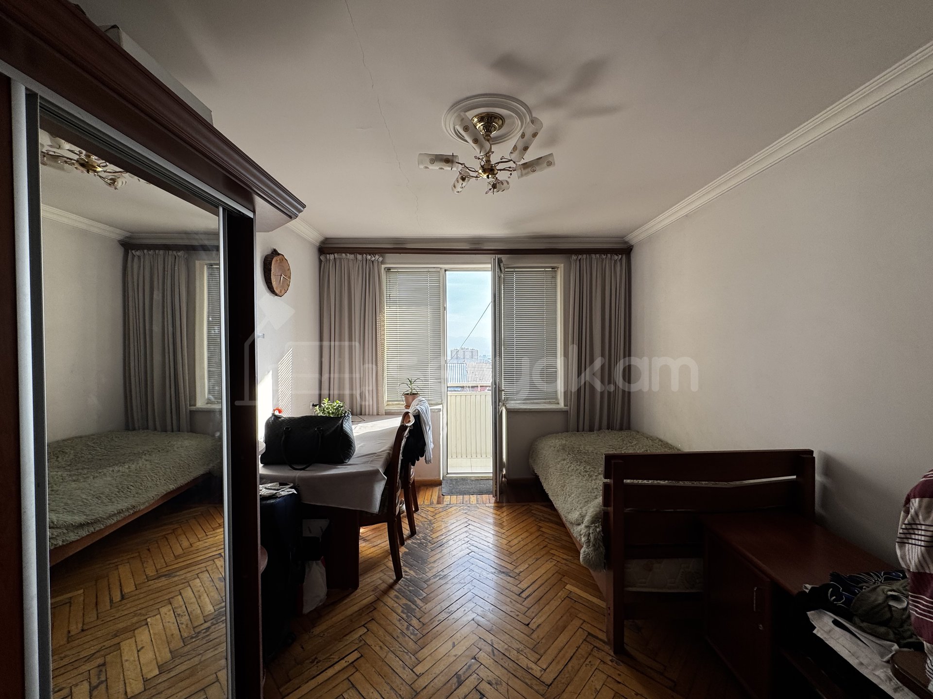 3 Սենյականոց Բնակարան, 73քմ, 4/4 հարկ, Նորմալ Վիճակում