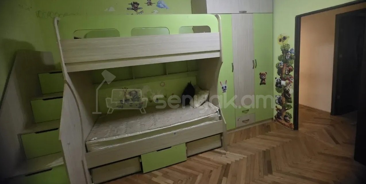 3 Սենյականոց Բնակարան Քարե Շենքում, 91քմ, 2/4 հարկ, Կապիտալ Վերանորոգված