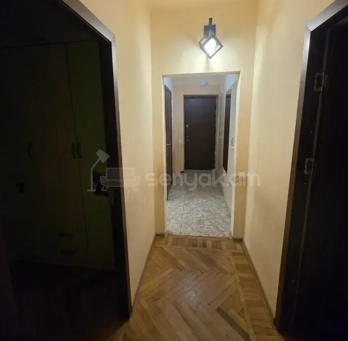 3 Սենյականոց Բնակարան Քարե Շենքում, 91քմ, 2/4 հարկ, Կապիտալ Վերանորոգված