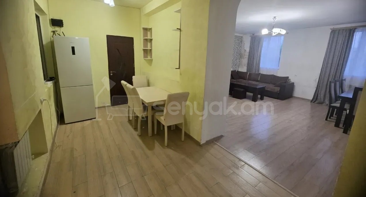3 Սենյականոց Բնակարան Քարե Շենքում, 91քմ, 2/4 հարկ, Կապիտալ Վերանորոգված