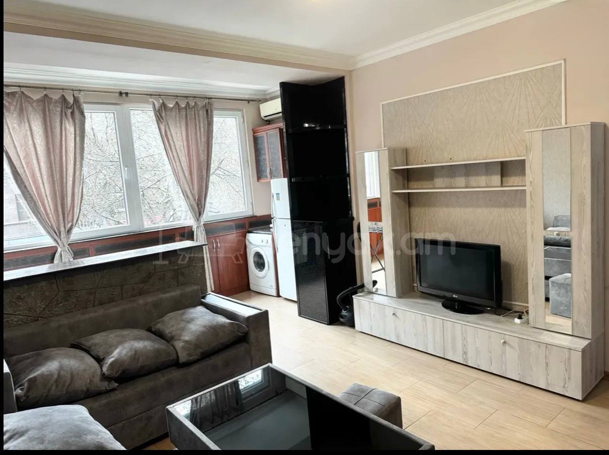 3 Սենյականոց Բնակարան, 54քմ, 2/9 հարկ, Կապիտալ Վերանորոգված, Կահավորված