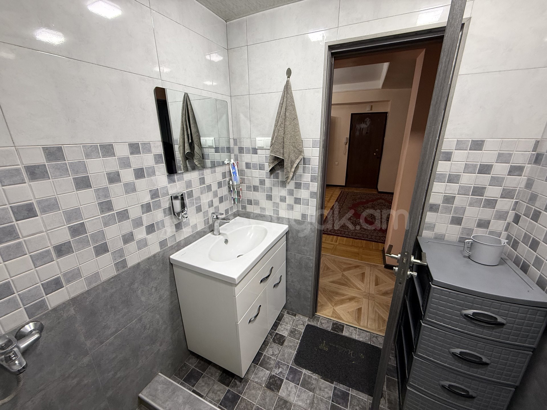 3 Սենյականոց Բնակարան, 93քմ, 7/9 հարկ, Կապիտալ Վերանորոգված