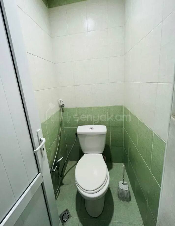 5 Սենյականոց Բնակարան Քարե Շենքում, 82քմ, 2/2 հարկ, Կապիտալ Վերանորոգված