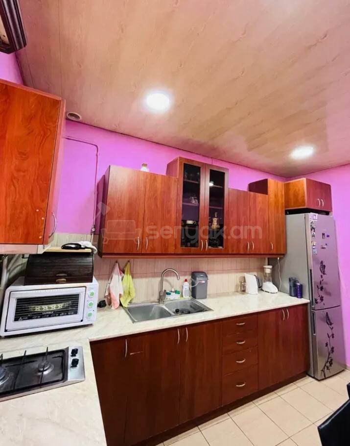 5 Սենյականոց Բնակարան Քարե Շենքում, 82քմ, 2/2 հարկ, Կապիտալ Վերանորոգված