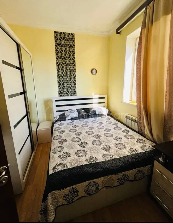 5 Սենյականոց Բնակարան Քարե Շենքում, 82քմ, 2/2 հարկ, Կոսմետիկ Վերանորոգված