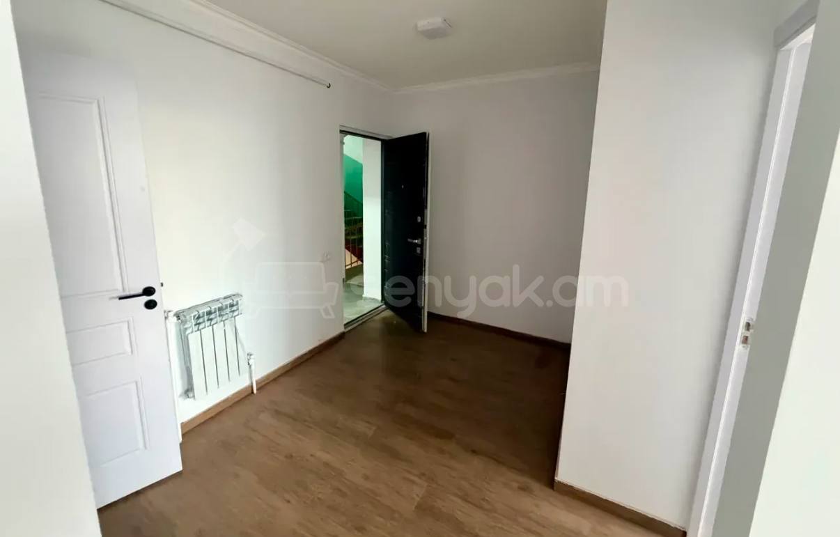 1 Սենյականոց Բնակարան Քարե Շենքում, 40քմ, 4/5 հարկ, Կապիտալ Վերանորոգված