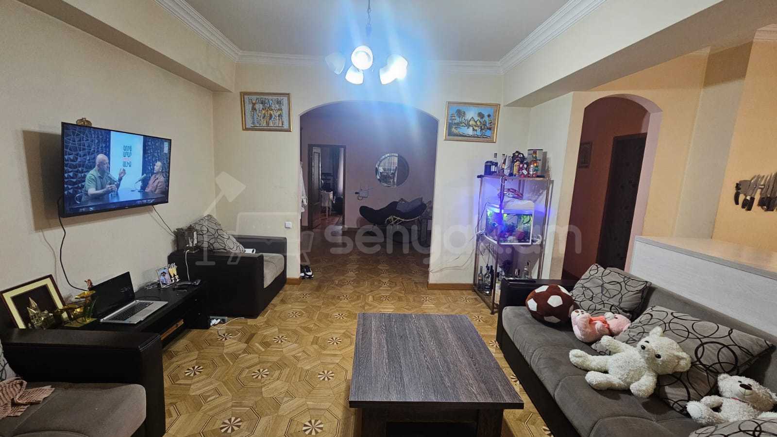 3 Սենյականոց Բնակարան Քարե Շենքում, 124քմ, 1/9 հարկ, Կապիտալ Վերանորոգված