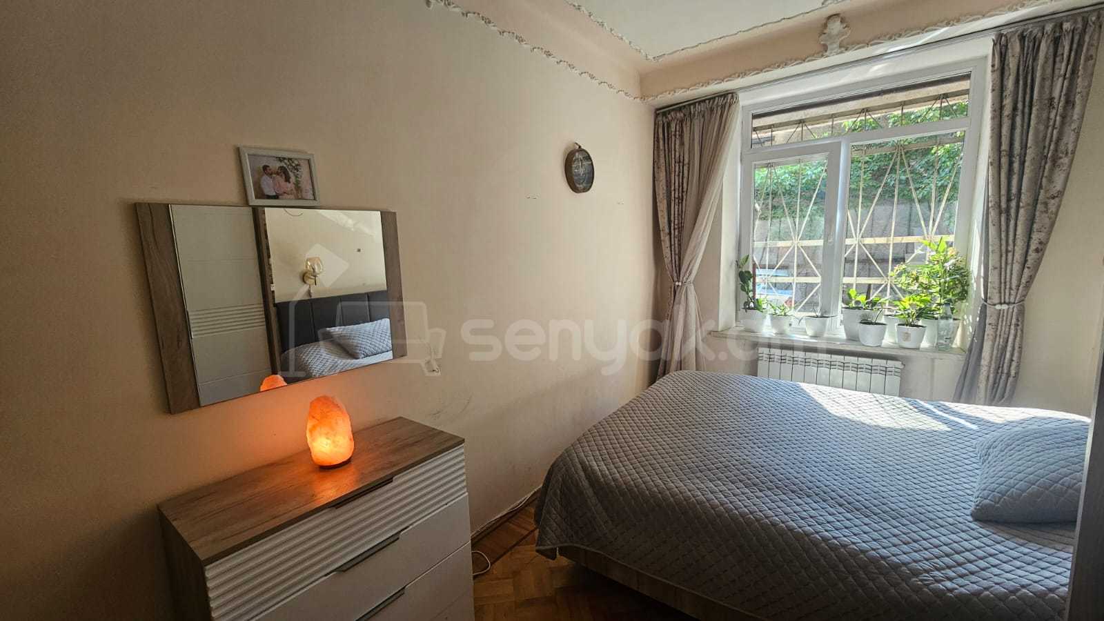 3 Սենյականոց Բնակարան Քարե Շենքում, 124քմ, 1/9 հարկ, Կապիտալ Վերանորոգված