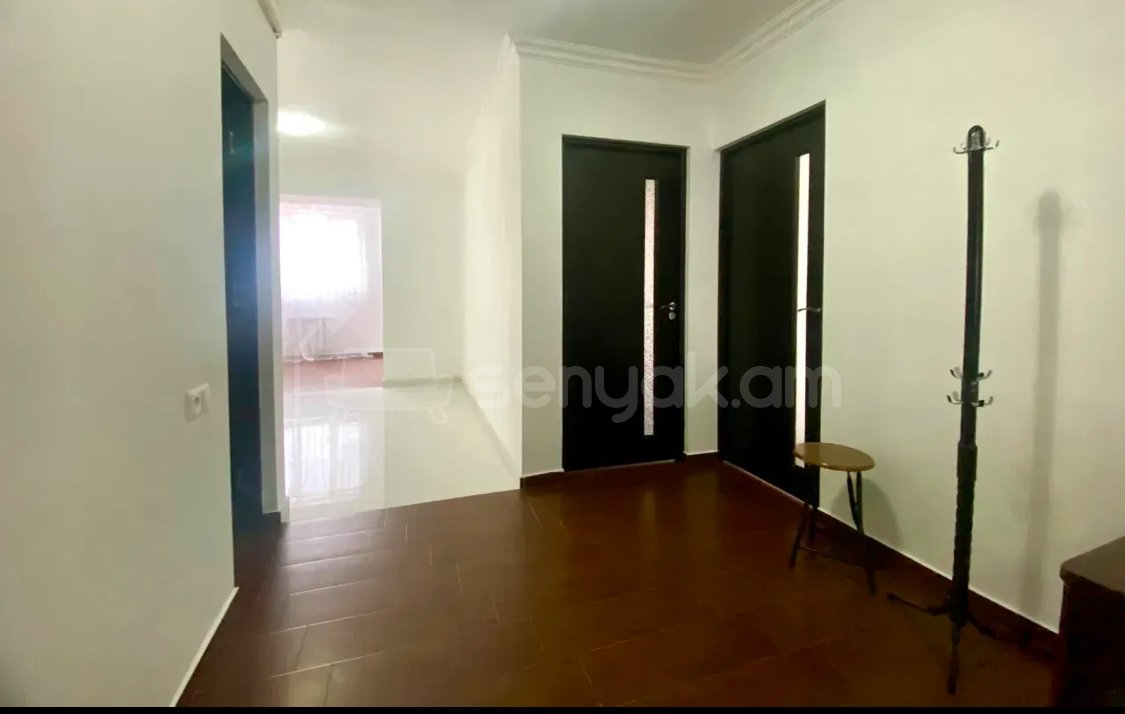 2 Սենյականոց Բնակարան Քարե Շենքում, 72քմ, 6/6 հարկ, Կապիտալ Վերանորոգված