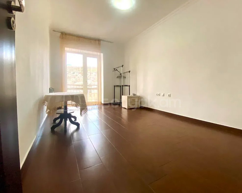 2 Սենյականոց Բնակարան Քարե Շենքում, 72քմ, 6/6 հարկ, Կապիտալ Վերանորոգված