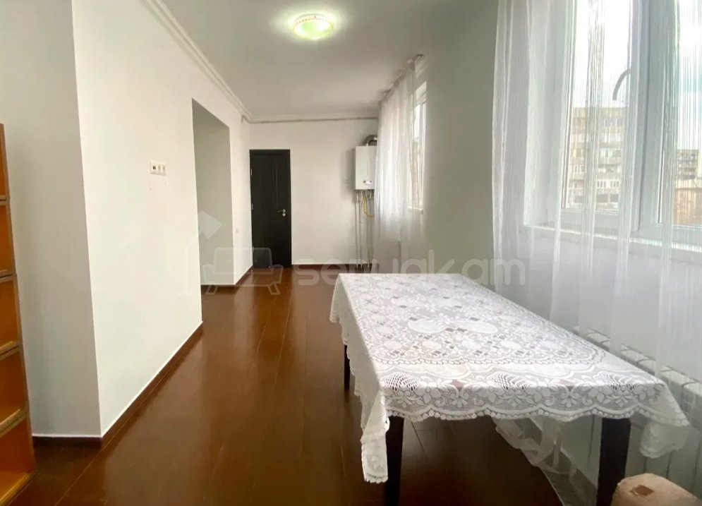2 Սենյականոց Բնակարան Քարե Շենքում, 72քմ, 6/6 հարկ, Կապիտալ Վերանորոգված