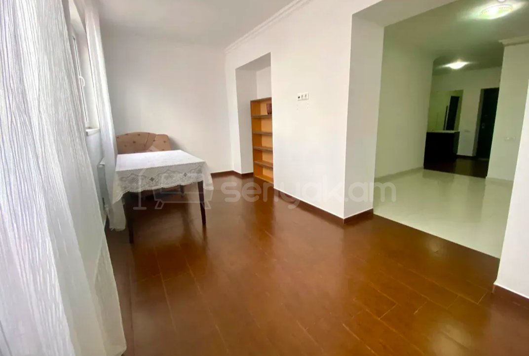 2 Սենյականոց Բնակարան Քարե Շենքում, 72քմ, 6/6 հարկ, Կապիտալ Վերանորոգված