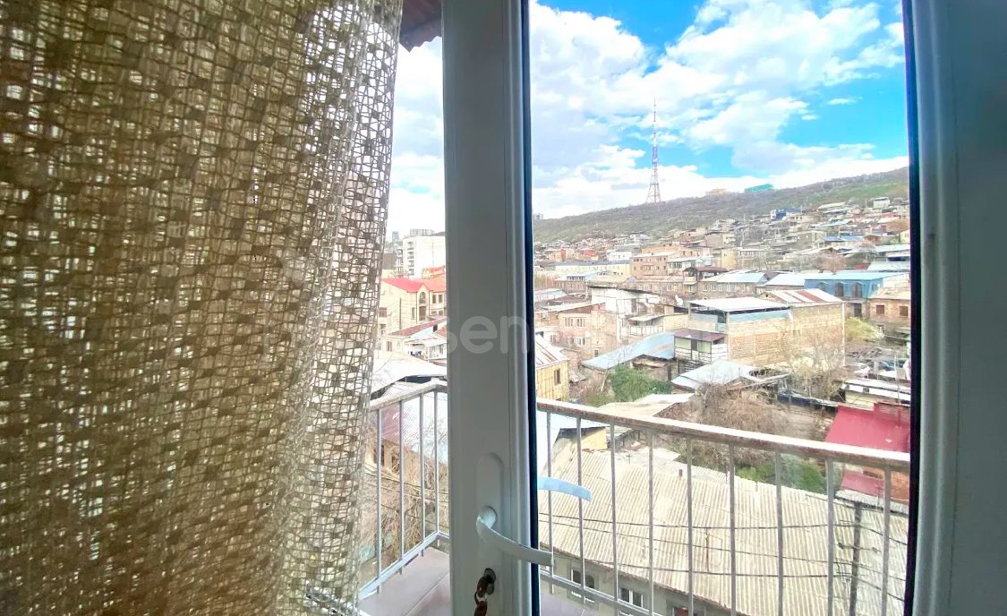 2 Սենյականոց Բնակարան Քարե Շենքում, 72քմ, 6/6 հարկ, Կապիտալ Վերանորոգված