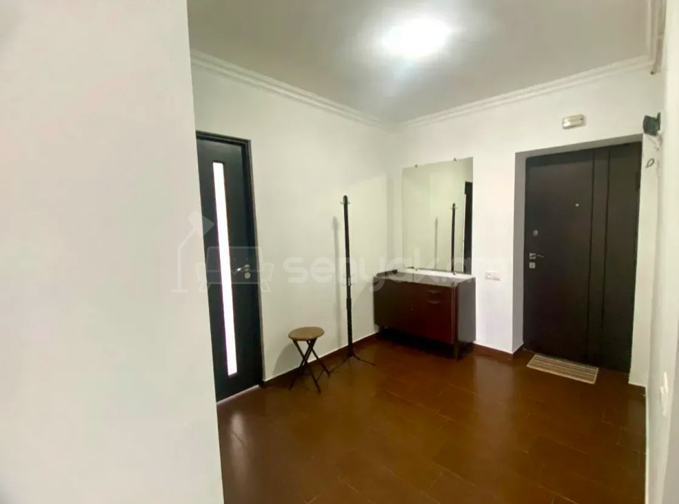 2 Սենյականոց Բնակարան Քարե Շենքում, 72քմ, 6/6 հարկ, Կապիտալ Վերանորոգված