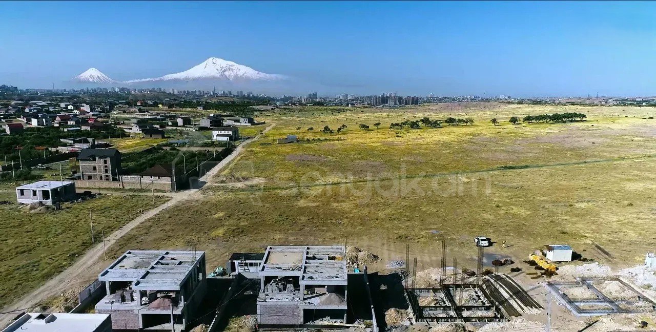 4 Սենյականոց Շքեղ Առանձնատուն, 300քմ, Ավտոտնակով