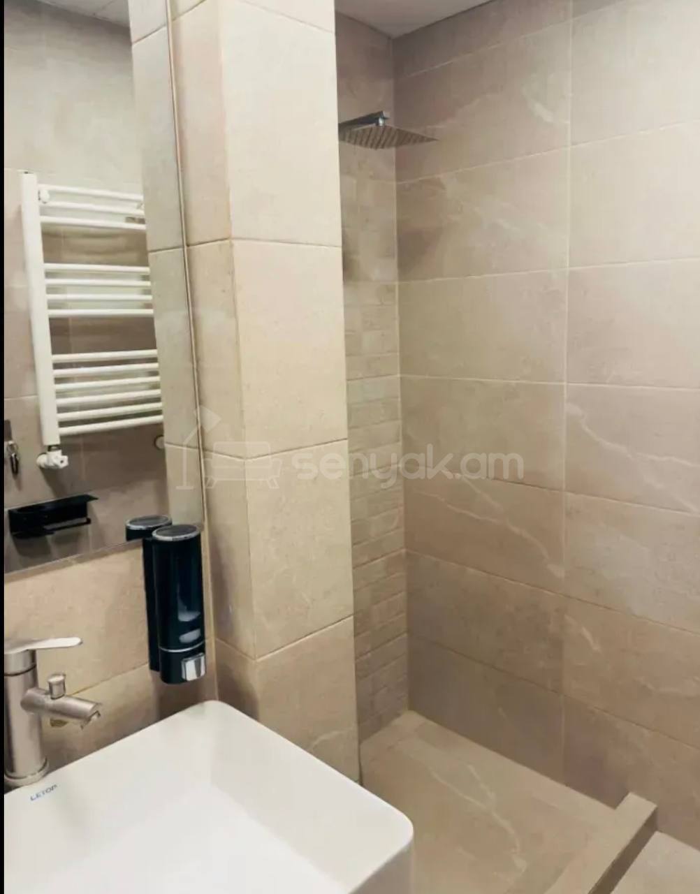 3 Սենյականոց Բնակարան, 43քմ, 10/10 հարկ, Կապիտալ Վերանորոգված
