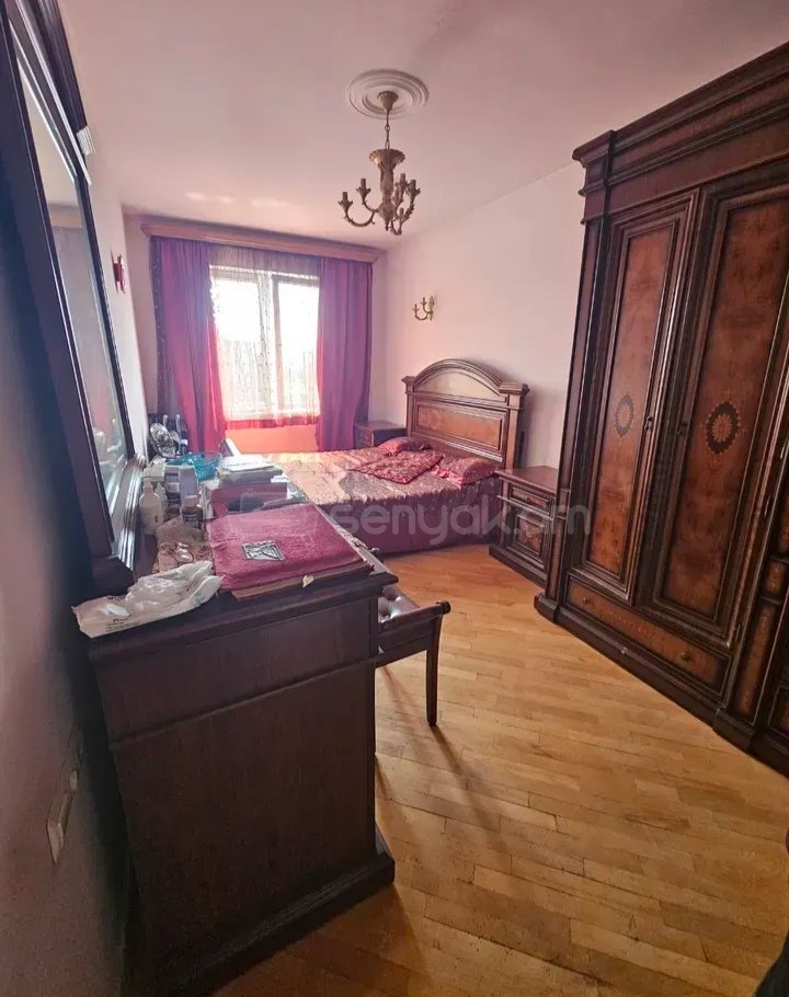 3 Սենյականոց Բնակարան, 80քմ, 9/9 հարկ, Նորմալ Վիճակում, Կահավորված