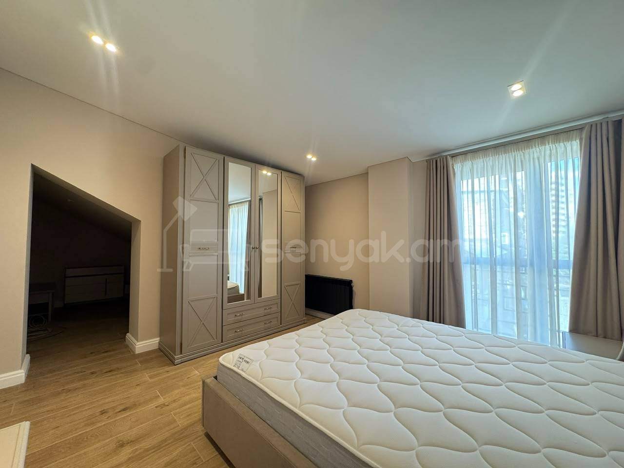 3 Սենյականոց Բնակարան Նորակառույցում, 150քմ, 3/3 հարկ, Դիզայներական Վերանորոգված