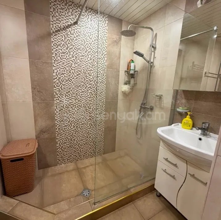 3 Սենյականոց Բնակարան Քարե Շենքում, 68քմ, 4/5 հարկ, Կապիտալ Վերանորոգված