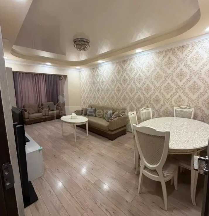 3 Սենյականոց Բնակարան Քարե Շենքում, 68քմ, 4/5 հարկ, Կապիտալ Վերանորոգված