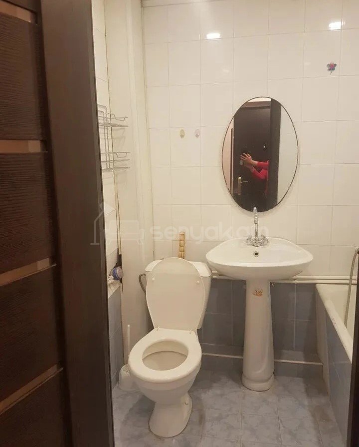 2 Սենյականոց Բնակարան Քարե Շենքում, 45քմ, 4/5 հարկ, Նորմալ Վիճակում