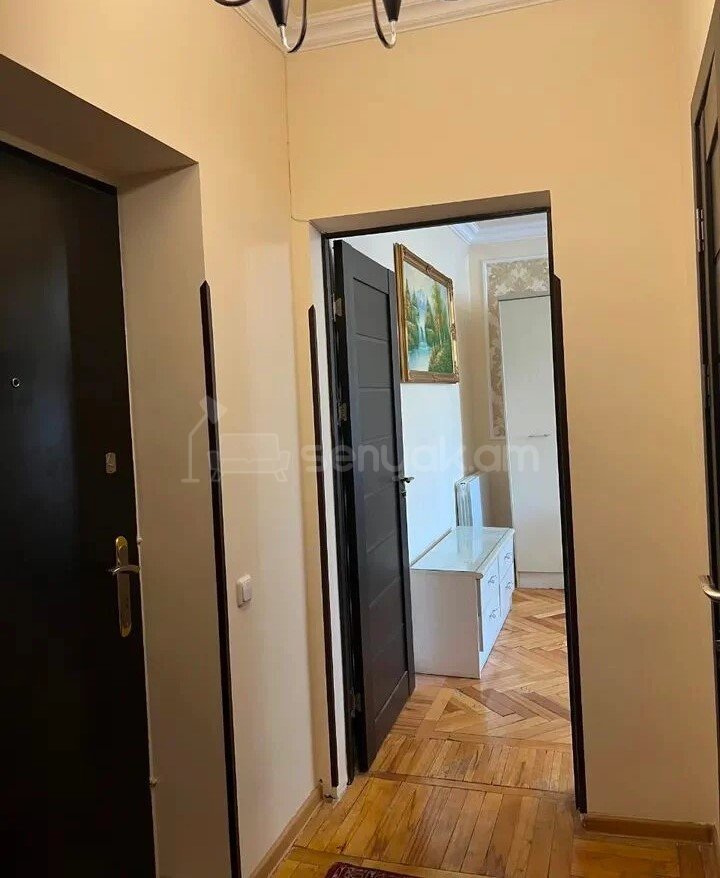 2 Սենյականոց Բնակարան Քարե Շենքում, 45քմ, 4/5 հարկ, Նորմալ Վիճակում