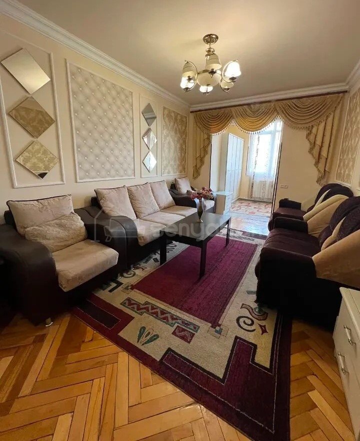 2 Սենյականոց Բնակարան Քարե Շենքում, 45քմ, 4/5 հարկ, Նորմալ Վիճակում