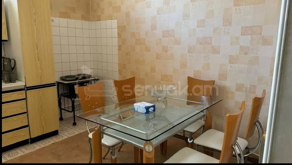 3 Սենյականոց Սեփական Տուն, 62քմ, Կապիտալ Վերանորոգված, Կահավորված, Ավտոտնակով